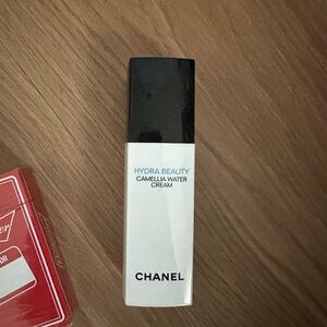 Chanel hydra beauty, Camellia water cream
1 ounce 30 mL
